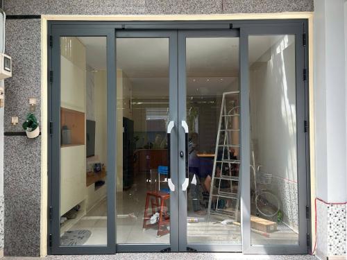 BÀN GIAO CÔNG TRÌNH CỬA TRƯỢT QUAY XINGFA QUẢNG ĐÔNG 4 CÁNH TẠI QUẬN 12