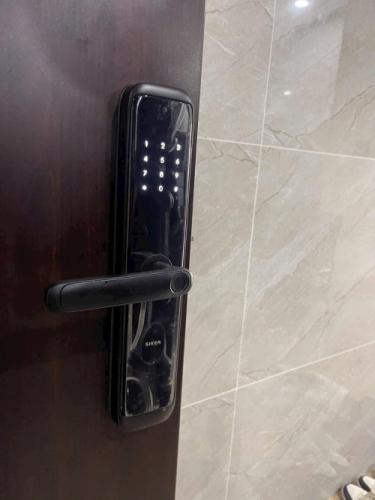 Đánh Giá Khóa Thông Minh SIKER KI 101W: Công Nghệ Đỉnh Cao, Bảo Mật Tuyệt Đối