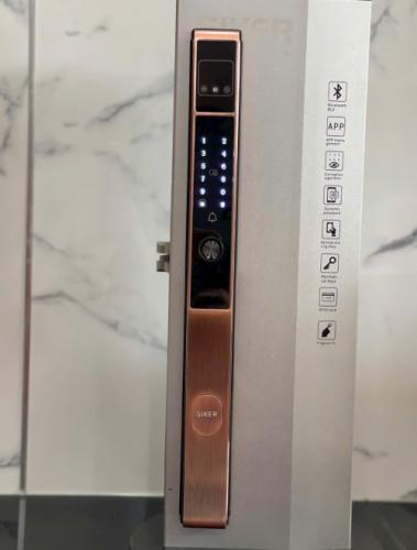 Khóa Siker KTS 142.3D: Đỉnh Cao Công Nghệ Nhận Diện Khuôn Mặt 3D Và Bảo Mật Thông Minh