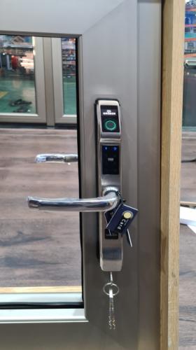 KHÓA THÔNG MINH GROBER CAO CẤP TẠI SÀI GÒN