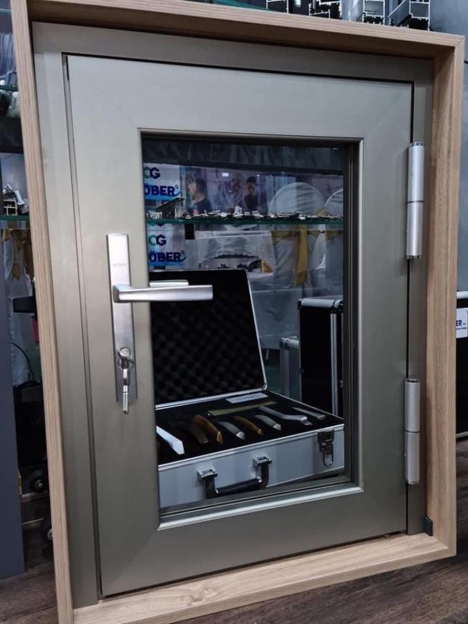 CỬA ĐI GROBER MỞ QUAY 1 CÁNH MÀU XÁM