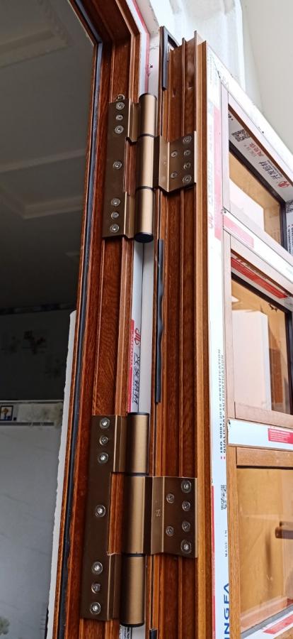 CỬA ĐI 2 CÁNH XINGFA CHIA ĐỐ