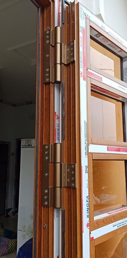 CỬA ĐI 2 CÁNH XINGFA CHIA ĐỐ