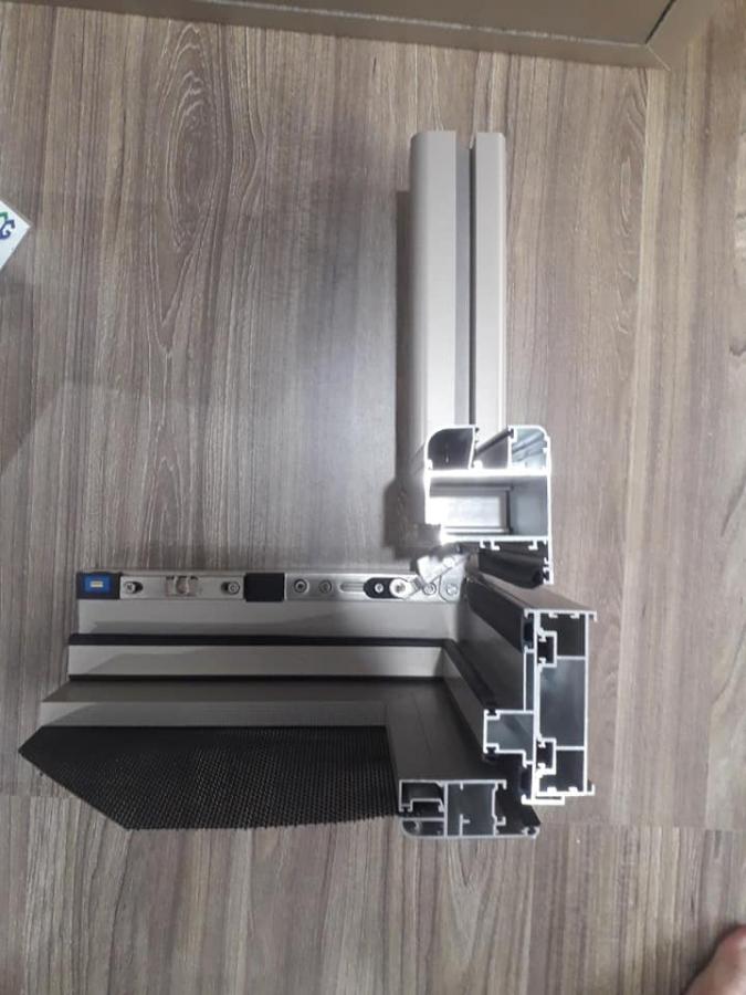 Cửa nhôm Grober - cửa đi 2 cánh nhôm xi mạ