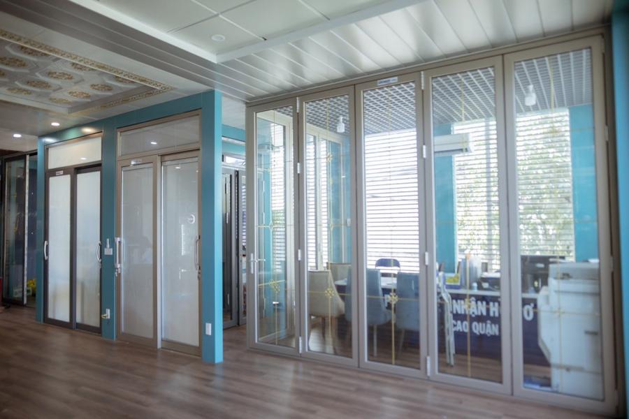 Cửa nhôm Grober -Cửa đi 4 cánh xi mạ Cửa nhôm Grober -Cửa đi 4 cánh xi mạ