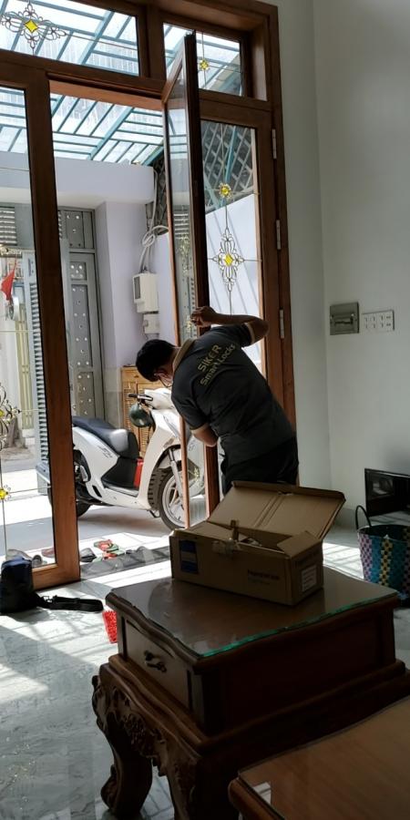 Khóa điện tử cho cửa nhôm