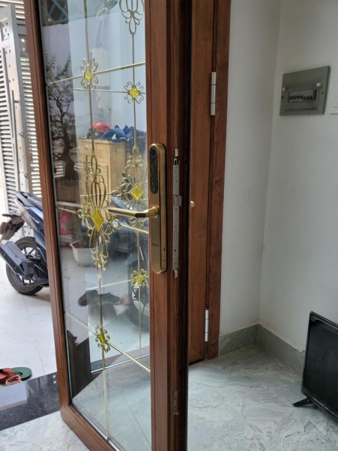 Khóa điện tử cho cửa nhôm