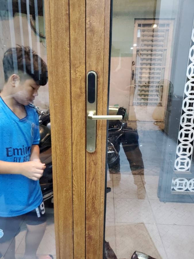 Khóa điện tử cho cửa nhôm